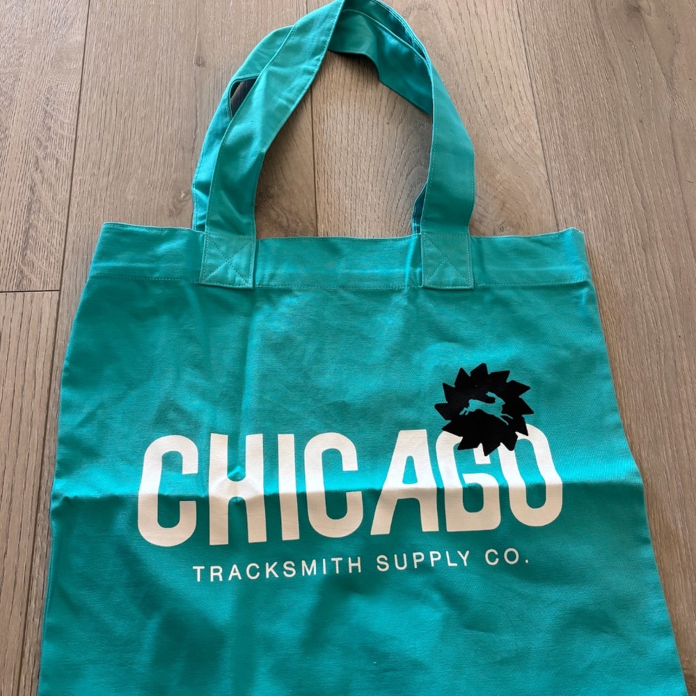 Tracksmith Chicago marathon bag 2025